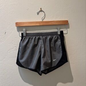 Nike Girls Medium Tempo Dri Fit Running Athletic Shorts in Gray and Black